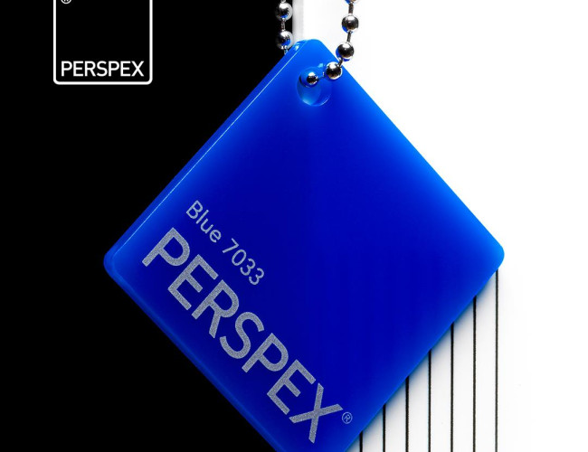 Plexiglas dekkend blauw 7033 3 mm GS op maat kopen. Gratis gezaagd, gratis afhalen in Almere en geschikt voor reclame en signing.